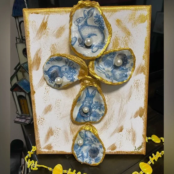 HANDMADE EASTER DECOUPAGE OYSTER SHELL CROSS. - Picture 6 of 13